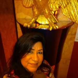 Meet your Posher, Yolanda